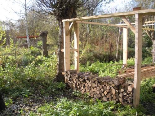 Cabane en bois cordé